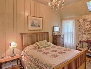 Premium bedding, pillow-top beds, iron/ironing board, free WiFi