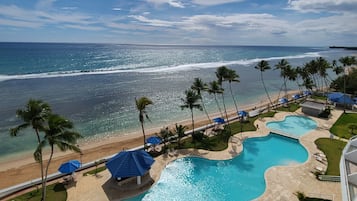 Deluxe Apartment, Ocean View, Beachfront | Terrace/patio