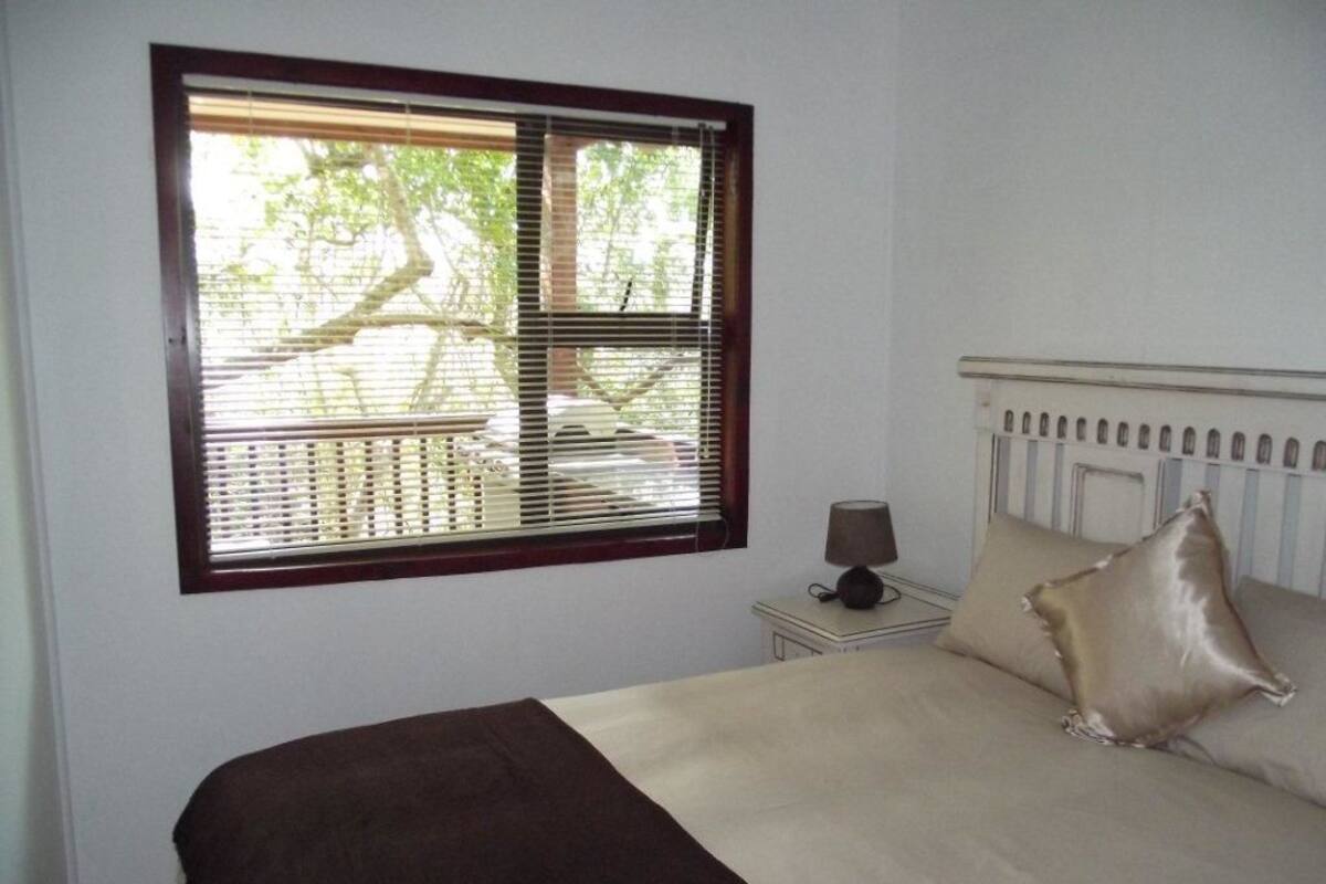 Chalet (Forest) | Tabla de planchar con plancha y ropa de cama