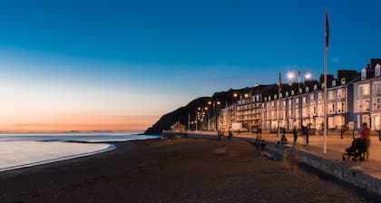 Gwesty'r Marine Hotel & Spa