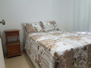 Standard Double Room | 1 bedroom, desk, blackout drapes, iron/ironing board