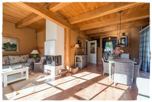 Maison | Repas dans la chambre