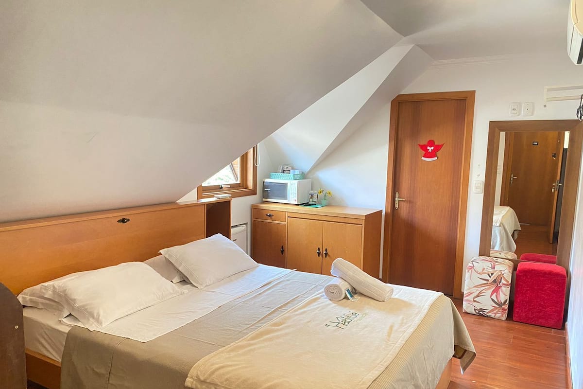 Double Room | Minibar, blackout curtains, soundproofing, iron/ironing board