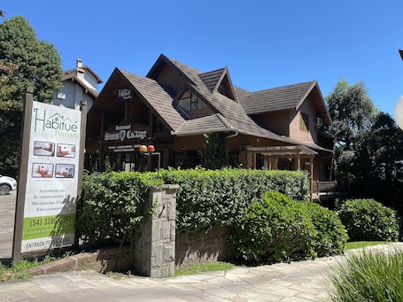 Fachada de la propiedad