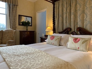 Habitació doble de disseny, 1 llit de matrimoni, vistes al jardí | Roba de llit d'alta qualitat i decoració individual