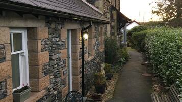 Classic Double Room, 1 Double Bed, Garden View | Garden view