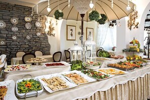 매일 뷔페 무료 아침 식사 포함