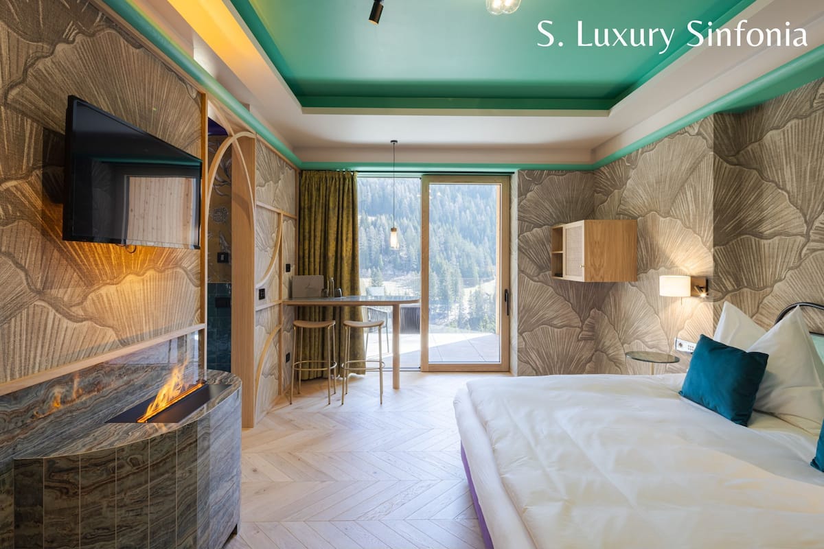 Suite Sinfonia | Minibar, két bảo mật tại phòng, bàn, màn/rèm cản sáng