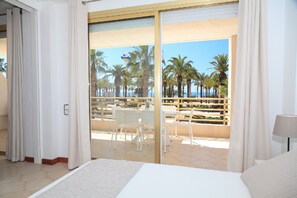 Tabla de planchar con plancha, cunas y camas plegables/adicionales