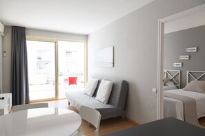 Leilighet, 1 soverom, ved strandkanten | Strykejern/-brett, barnesenger og ekstrasenger (mot et tillegg)