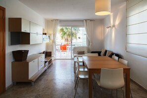 Lejlighed - 3 soveværelser - terrasse | Stue | Fladskærms-tv