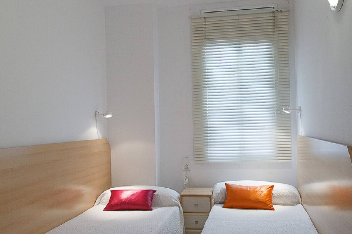 Individually furnished, iron/ironing board, WiFi, bed sheets