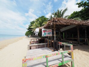 Breakfast, lunch and dinner served - Green Garden Resort (Ko Lanta)