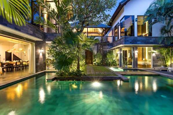 Outdoor pool, pool loungers