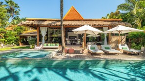 Outdoor pool, pool umbrellas, sun loungers