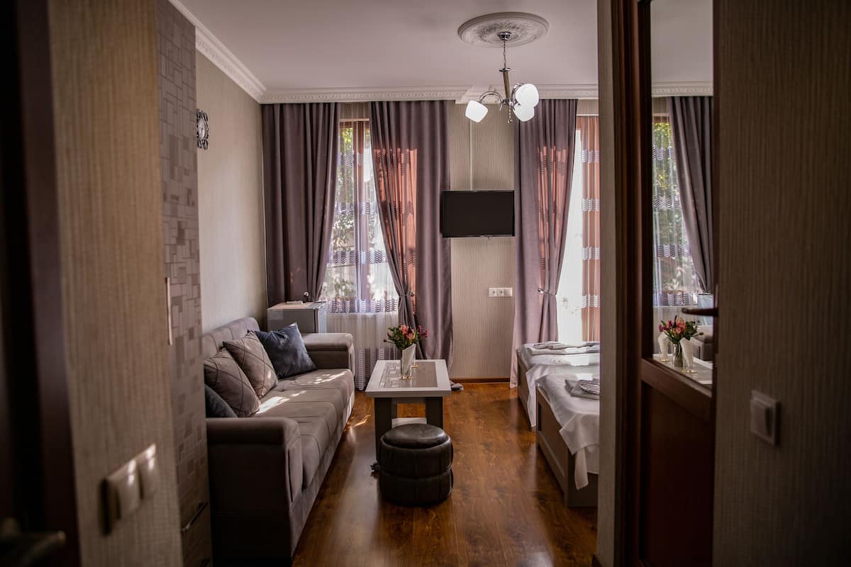 1 bedroom, premium bedding, down duvets, individually decorated