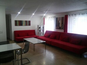 Cottage, 2 chambres | Coin séjour