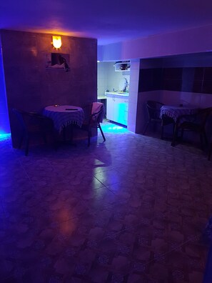 Sauna seca, banho turco/hammam, massagens tailandesas