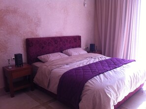 1 habitación, ropa de cama de alta calidad y decoración personalizada