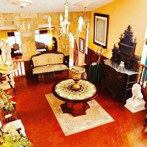 42-inch LED TV with cable channels, TV - Hotel Chimborazo Internacional (Riobamba)