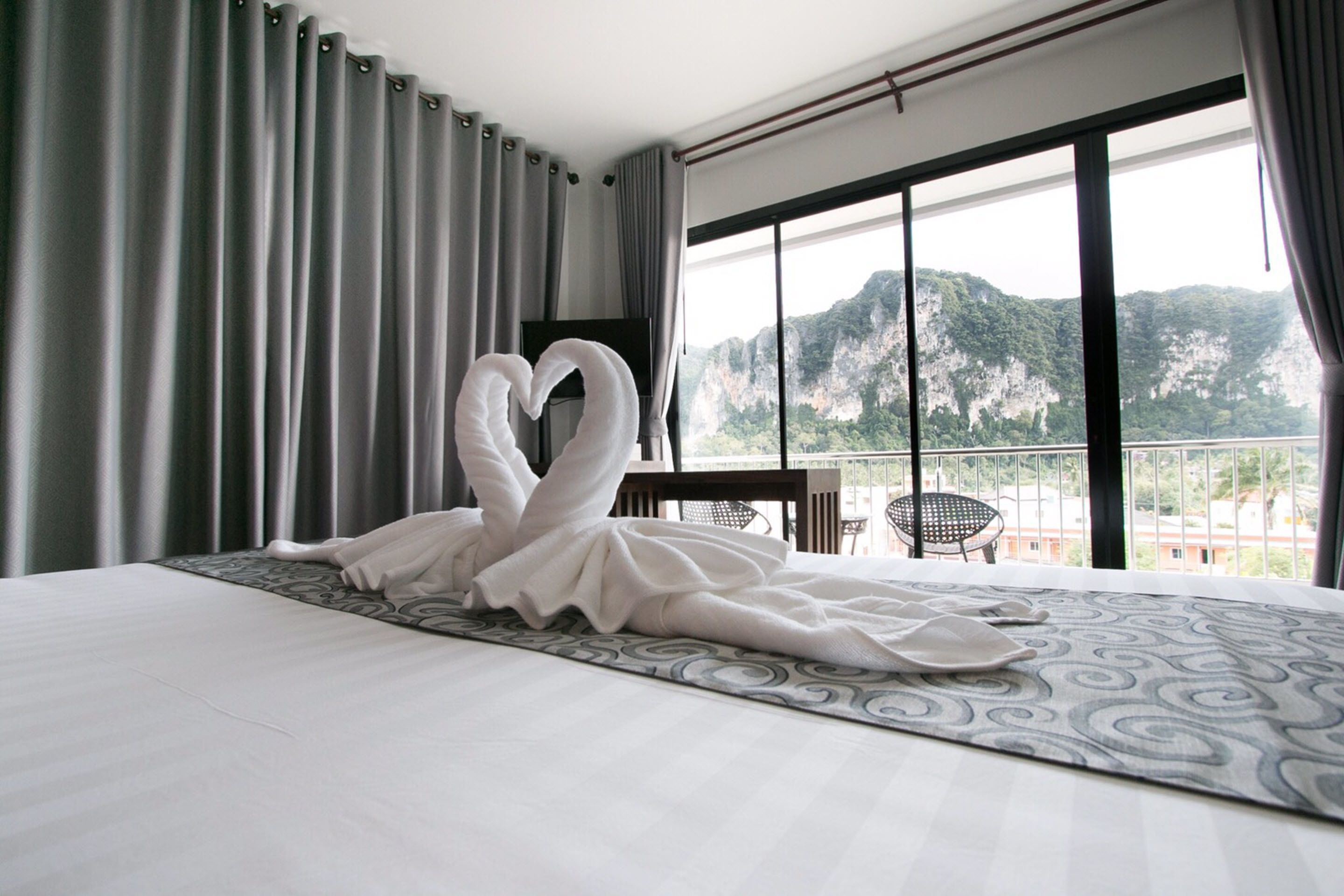 deluxe double room, 1 bedroom | in-room safe, blackout curtains, free wifi, bed sheets