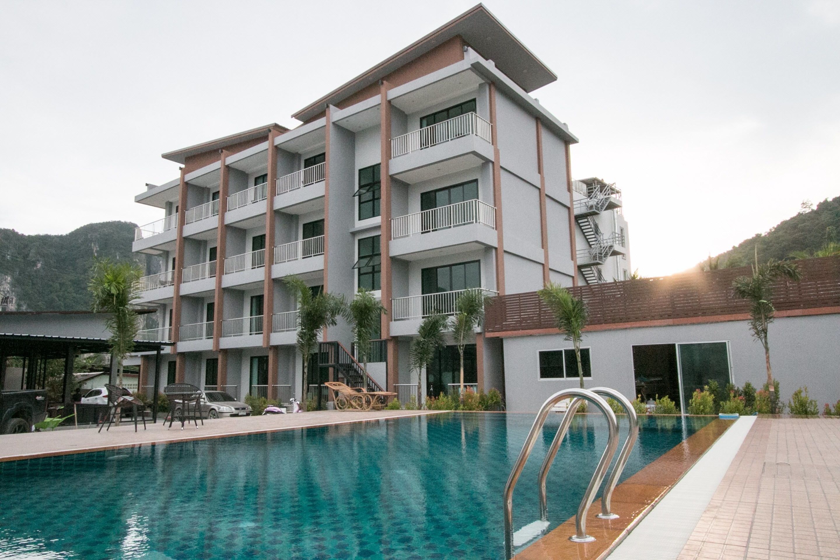 outdoor pool, pool loungers