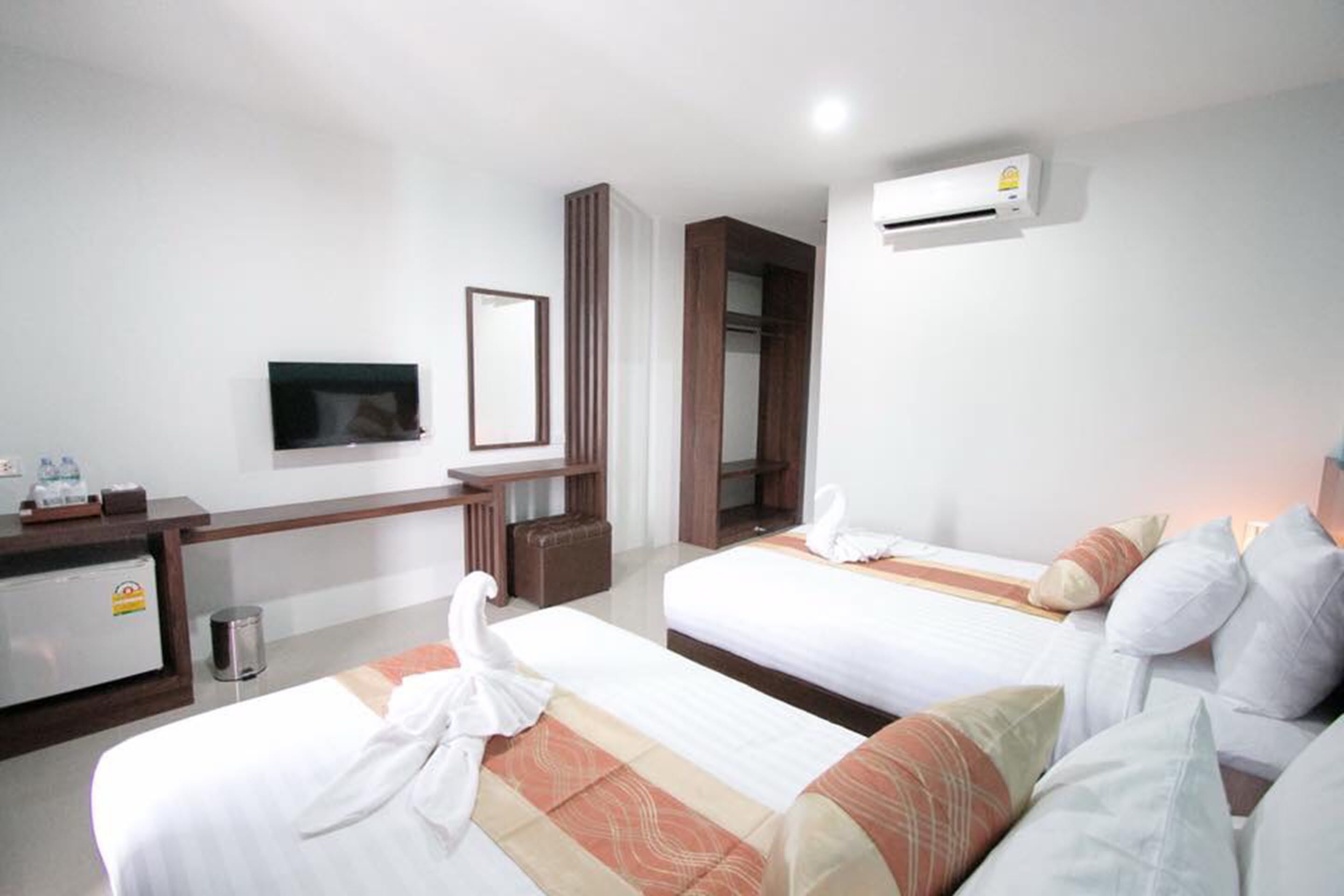 superior twin room | room amenity