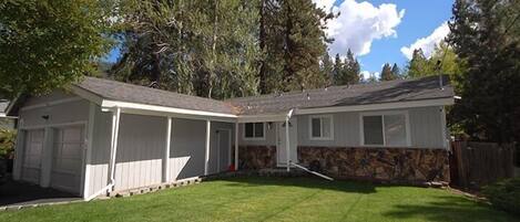 House, 3 Bedrooms | Exterior