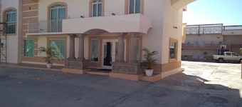 Hotel Santander Inn & Suites