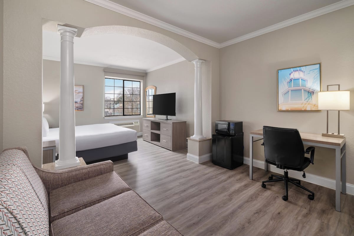 Suite, 1 King Bed, Accessible, Bathtub (with Sofabed) | Premium bedding, in-room safe, desk, laptop workspace