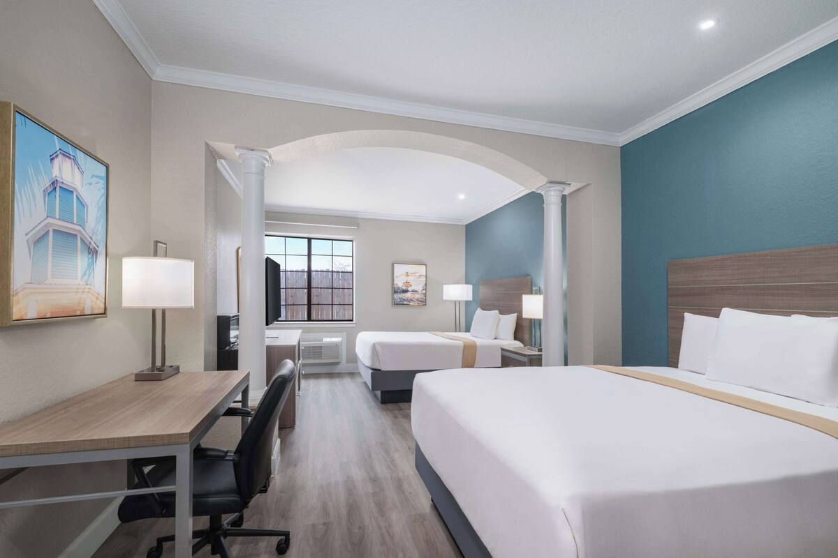 Standard Room, 2 Queen Beds, Accessible, Bathtub | Premium bedding, in-room safe, desk, laptop workspace
