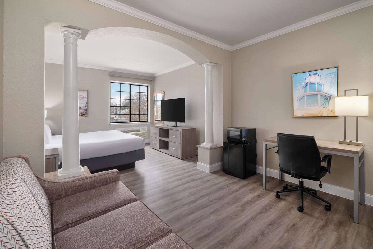 Suite, 1 King Bed, Accessible, Bathtub (with Sofabed) | Room amenity