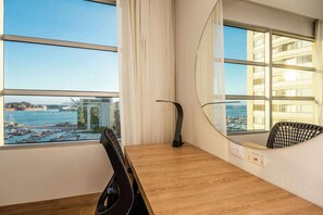 Room, 1 King Bed, Ocean View | In-room safe, blackout curtains, soundproofing, free cots/infant beds