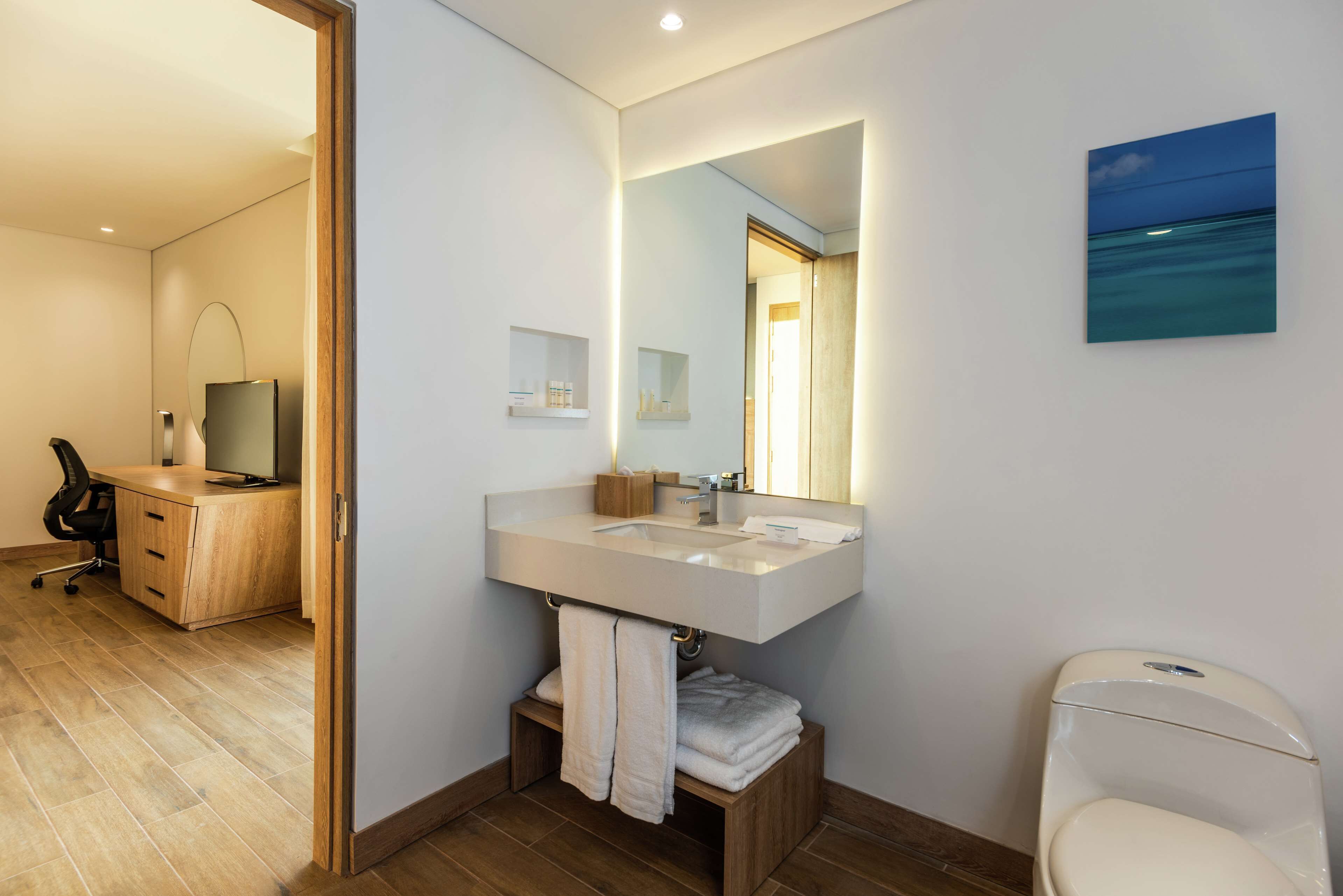 shower, free toiletries, towels