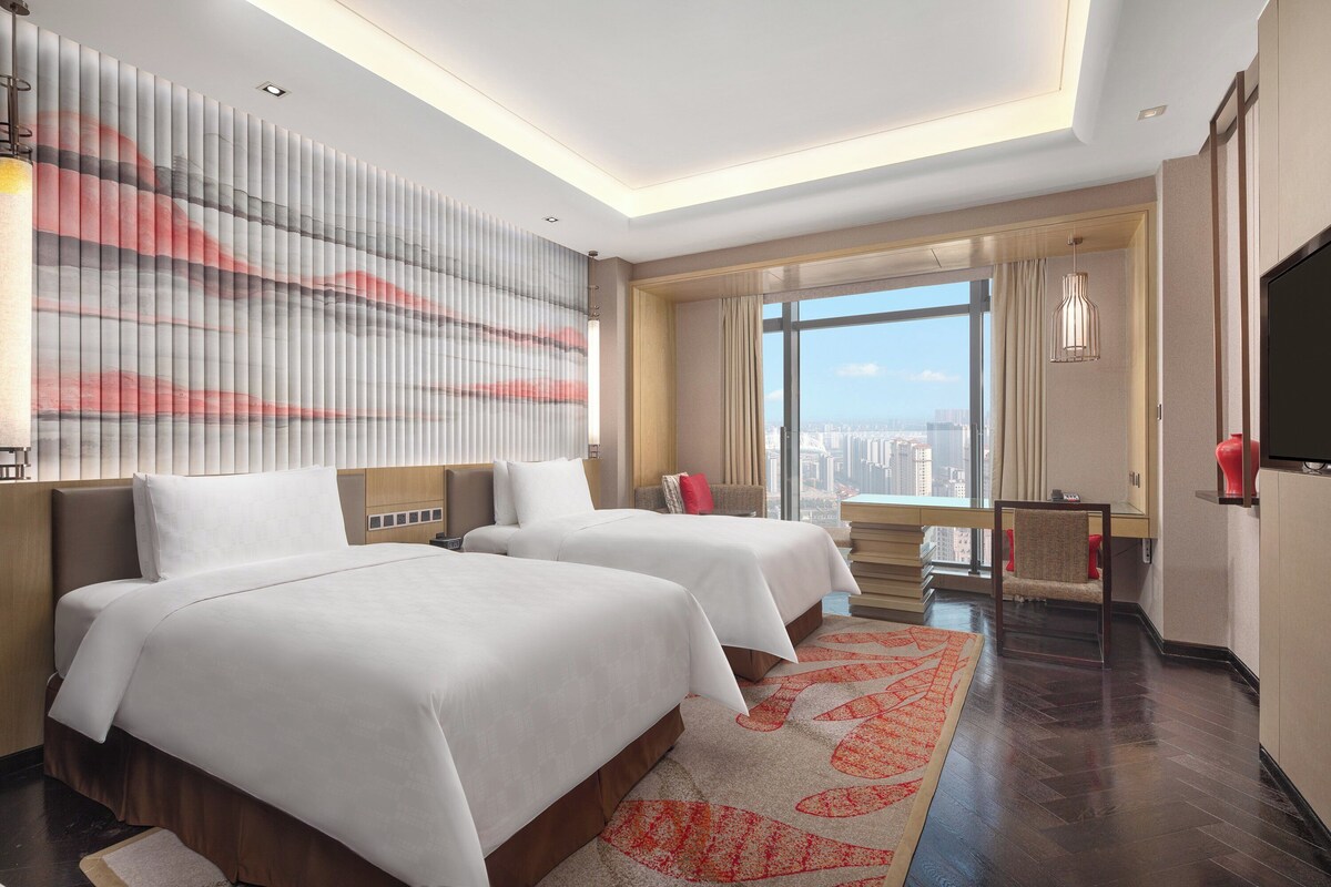 Minibar, in-room safe, desk, blackout drapes