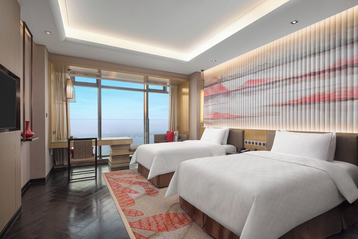 Minibar, in-room safe, desk, blackout drapes