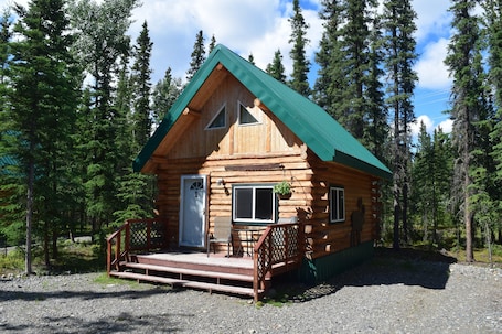 Deluxe Loft, Multiple Beds | Iron/ironing board, free WiFi, bed sheets