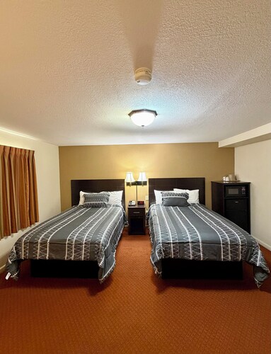 Travelers Inn