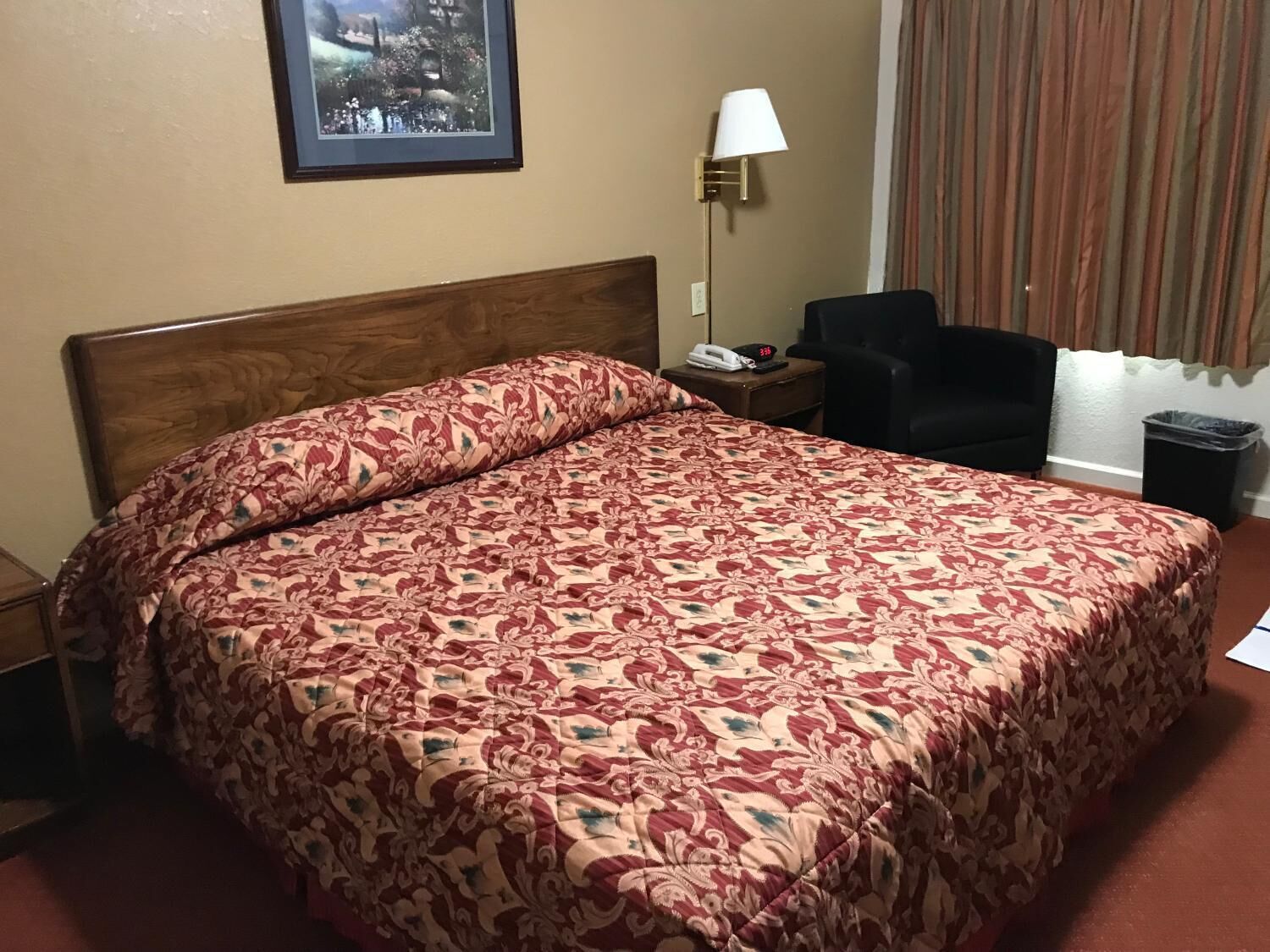 Desk, free WiFi, bed sheets