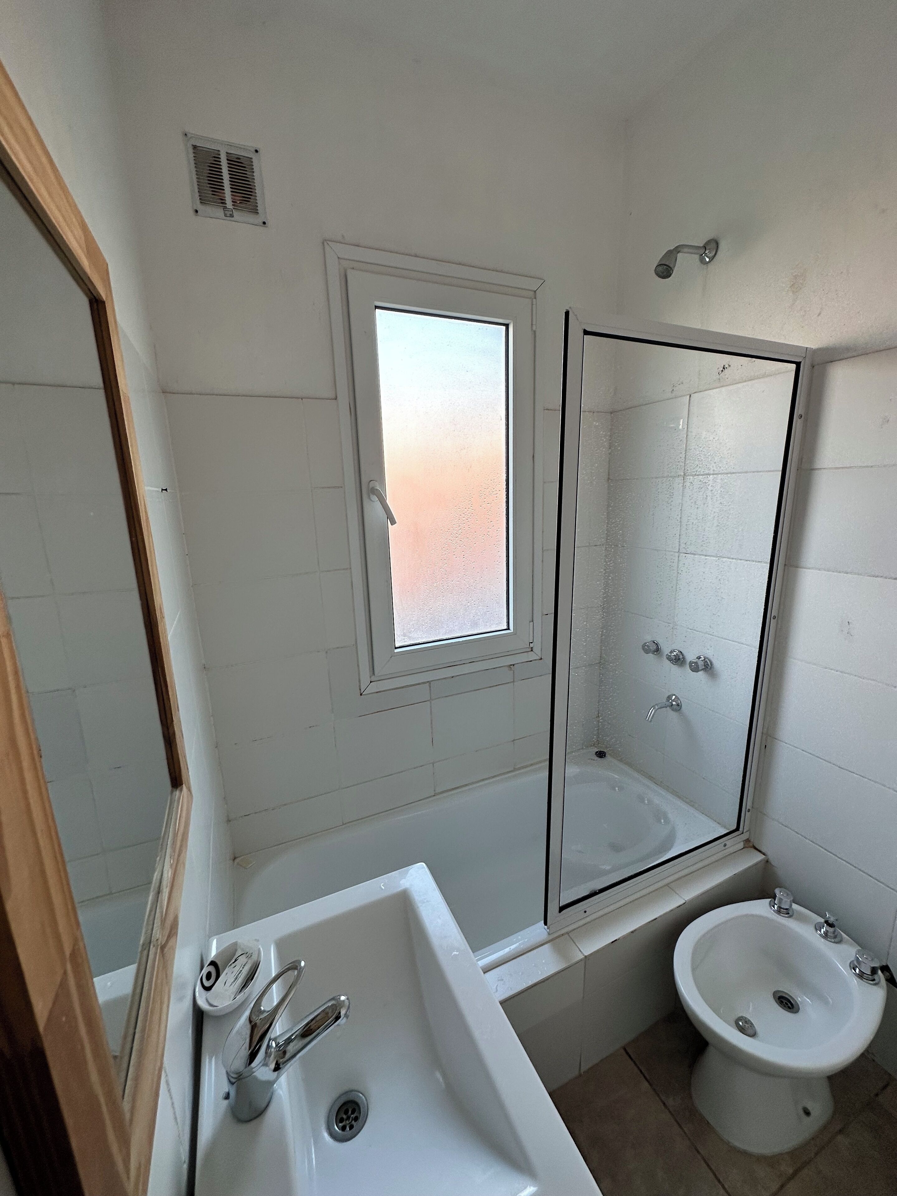 economy apartment, 1 bedroom | bathroom | combined shower/bathtub, deep-soaking bathtub, free toiletries