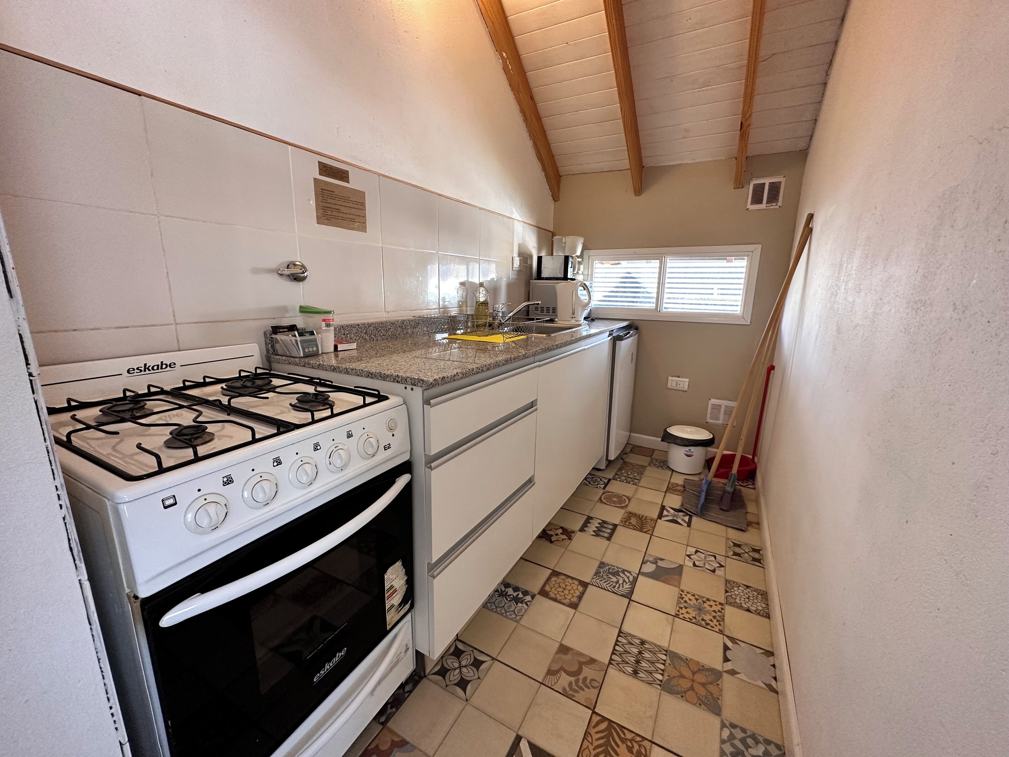 apartment, 2 bedrooms | private kitchen | full-sized fridge, microwave, toaster, cookware/dishes/utensils