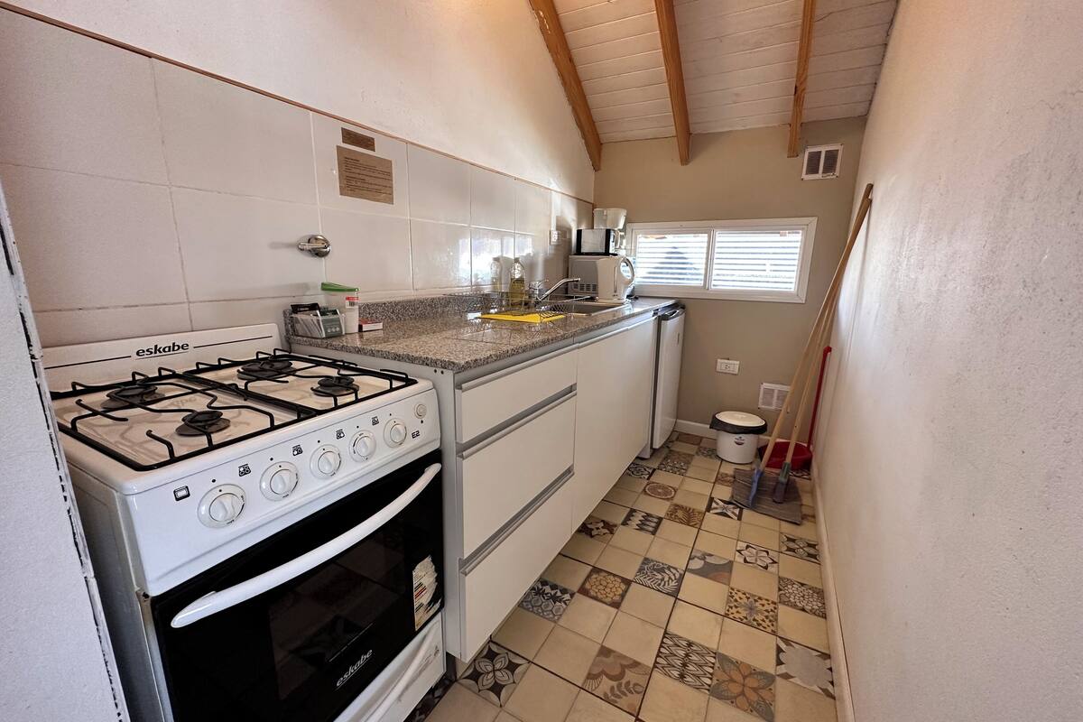 apartment, 2 bedrooms | private kitchen | full-sized fridge, microwave, toaster, cookware/dishes/utensils