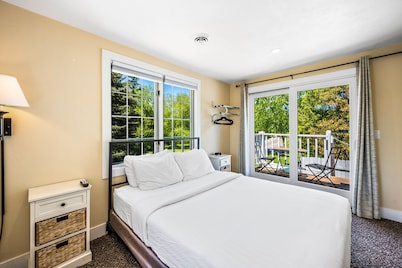 Julie's Park Cafe and Motel