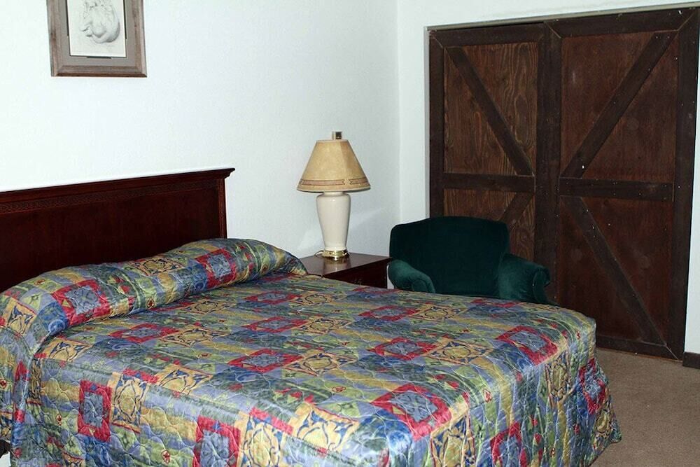 Premium bedding, desk, soundproofing, iron/ironing board