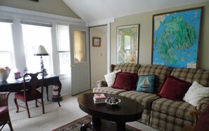 Apartment, Multiple Beds | Living area