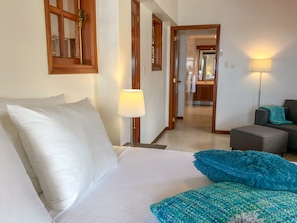 Suite Premium | Ropa de cama de alta calidad y caja de seguridad en la habitación 