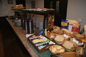 Breakfast buffet - Hotel Font del Marge (Andorra la Vella)