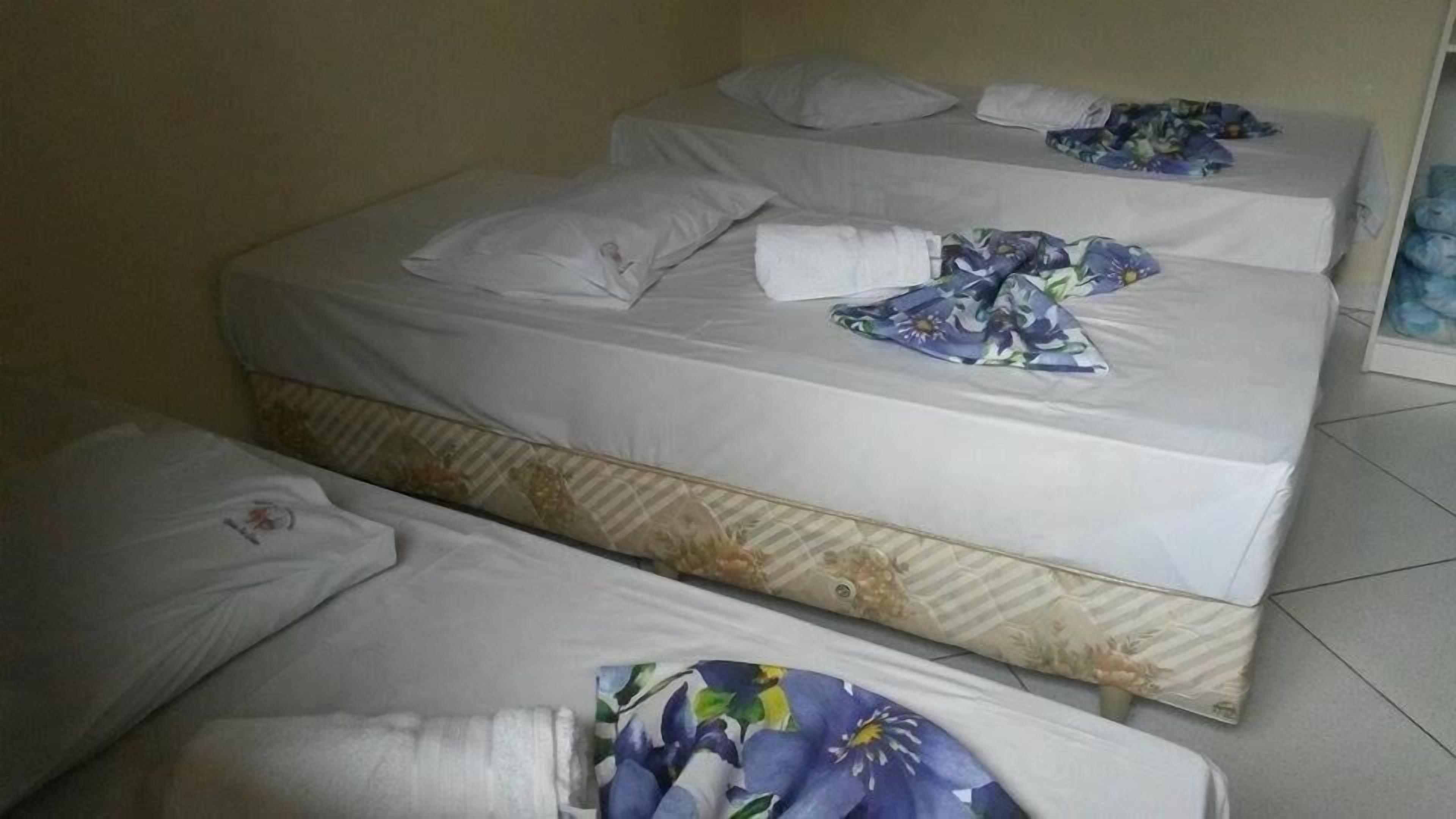 minibar, free wifi, bed sheets