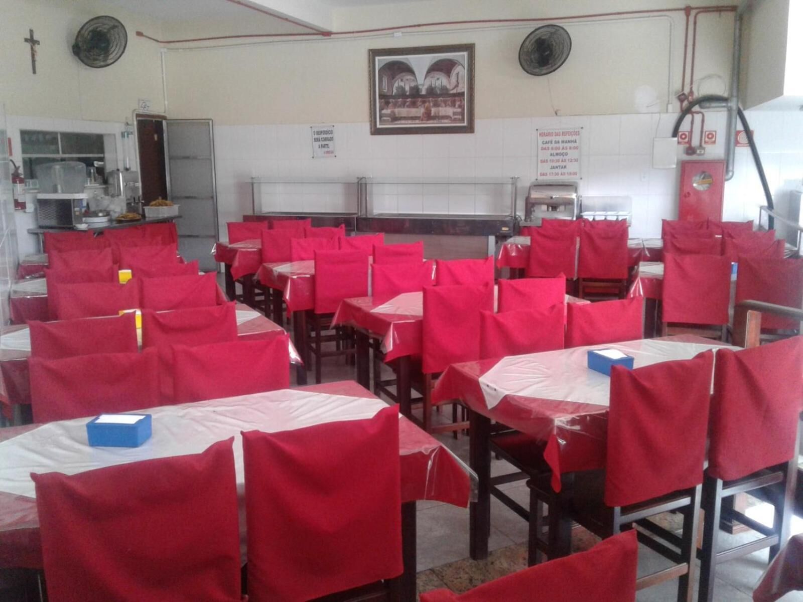 lunch and dinner served