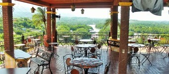 ริเวอร์ ไซด์ โรงแรม